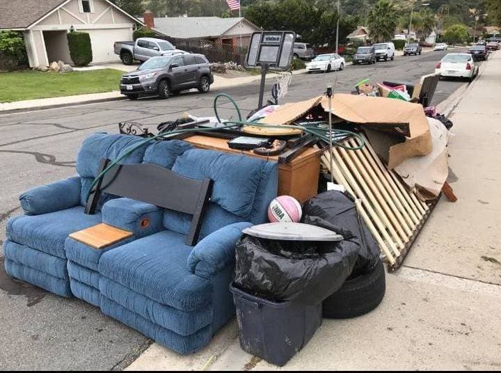 Moving Day Junk Removal What We Take: image